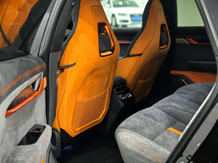 Фото 13 - Zeekr 001