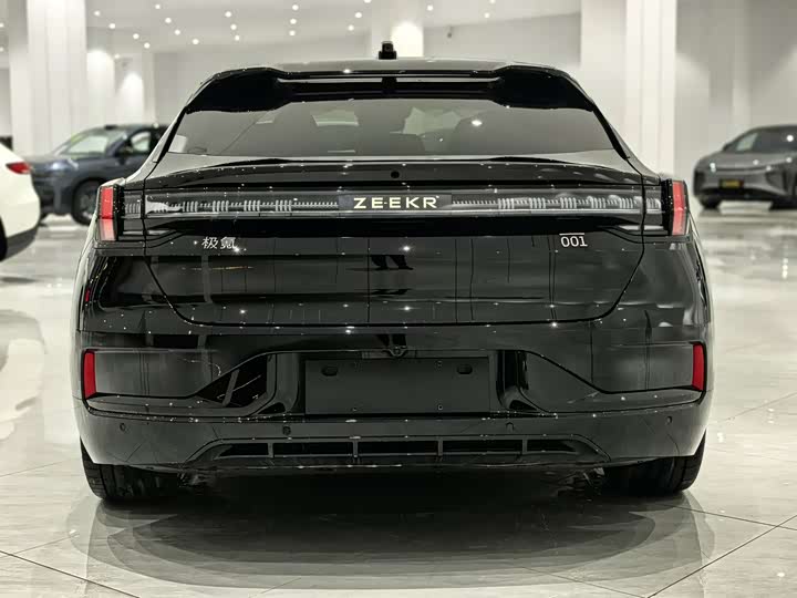 Фото 5 - Zeekr 001