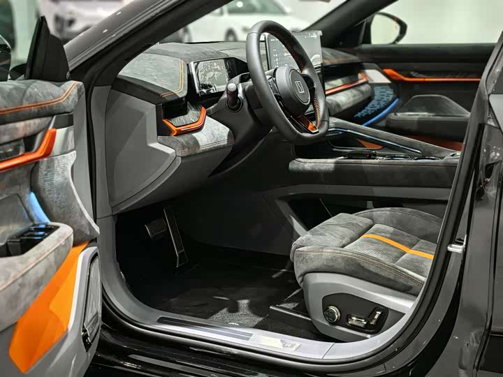 Фото 7 - Zeekr 001