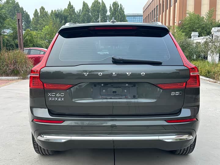 Фото 10 - Volvo XC60