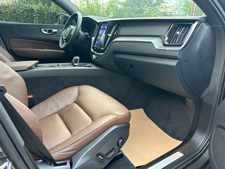 Фото 7 - Volvo XC60