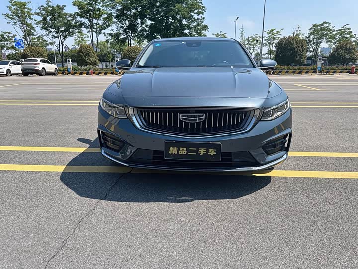 Фото 2 - Geely Preface