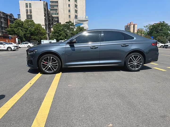 Фото 3 - Geely Preface