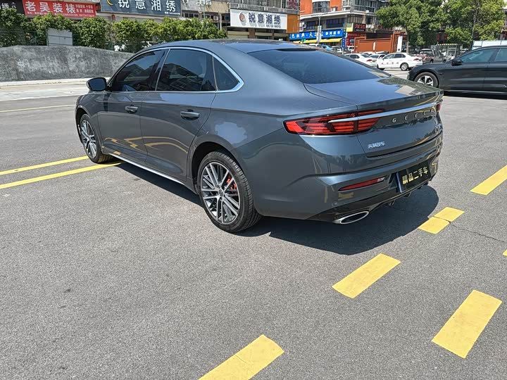 Фото 4 - Geely Preface