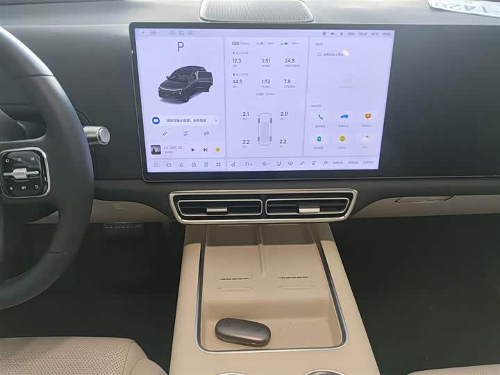 Фото 13 - LiXiang L6