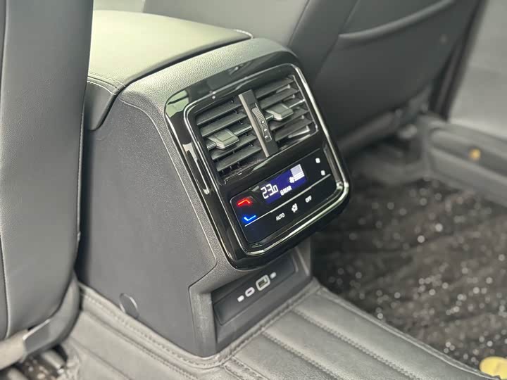 Фото 13 - Volkswagen Passat