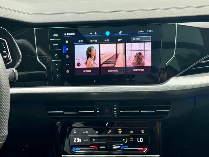 Фото 16 - Volkswagen Passat