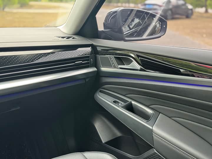 Фото 18 - Volkswagen Passat