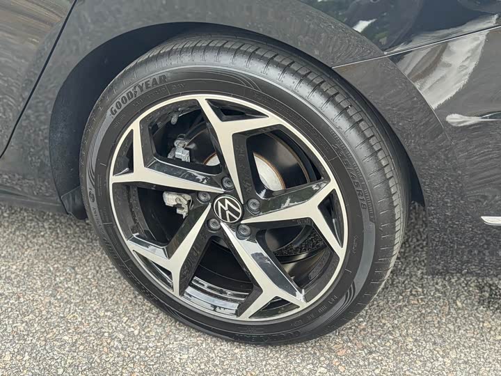 Фото 22 - Volkswagen Passat