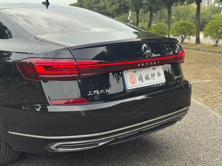 Фото 26 - Volkswagen Passat