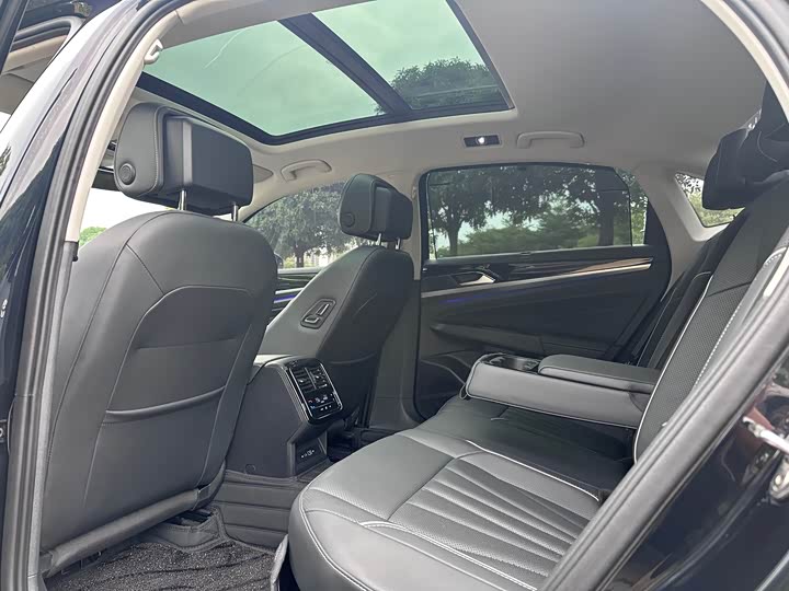 Фото 8 - Volkswagen Passat