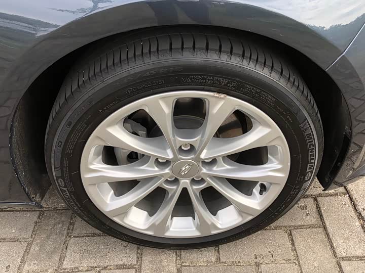 Фото 12 - Cadillac CT5