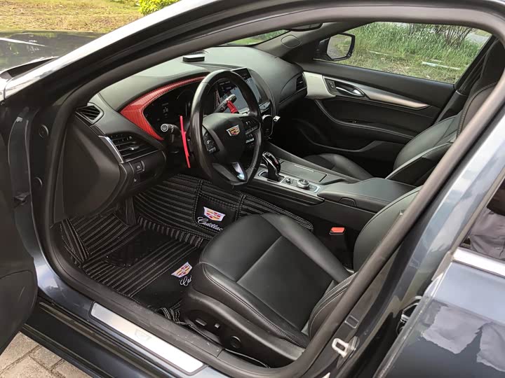 Фото 14 - Cadillac CT5