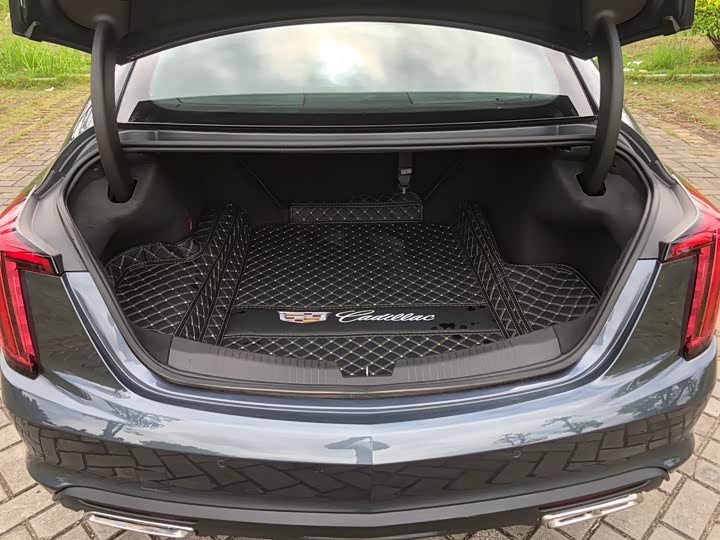 Фото 8 - Cadillac CT5