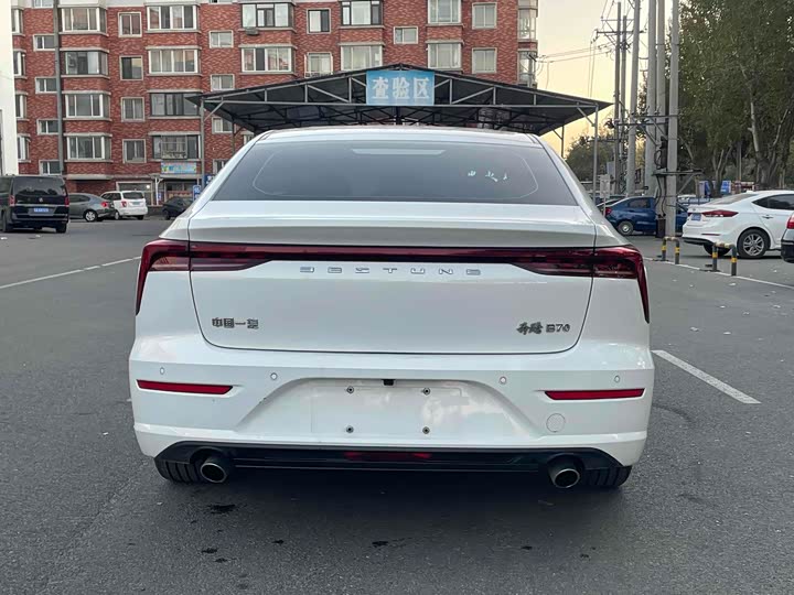 Фото 4 - Bestune B70