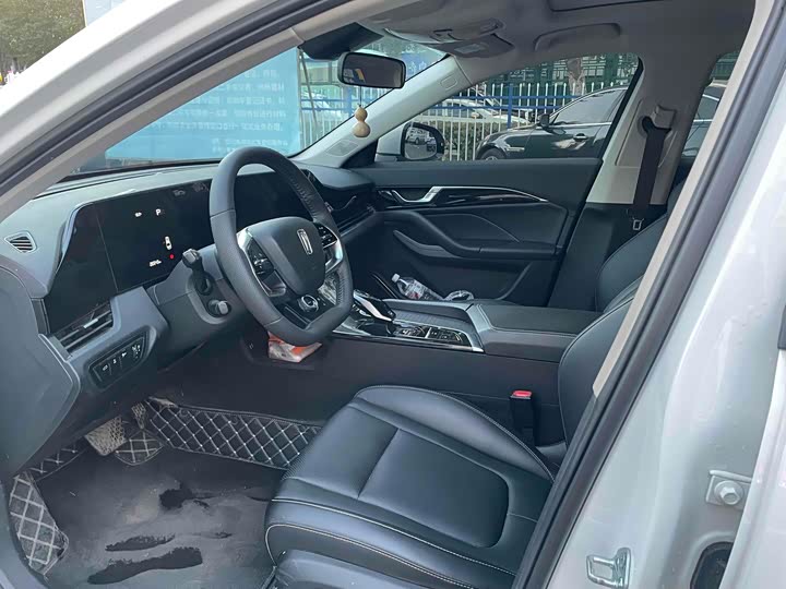 Фото 7 - Bestune B70