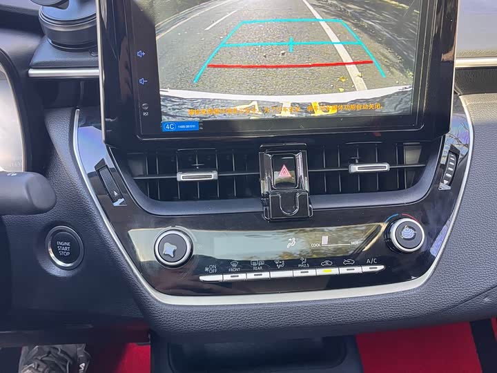 Фото 12 - Toyota Corolla