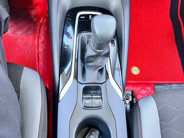 Фото 13 - Toyota Corolla