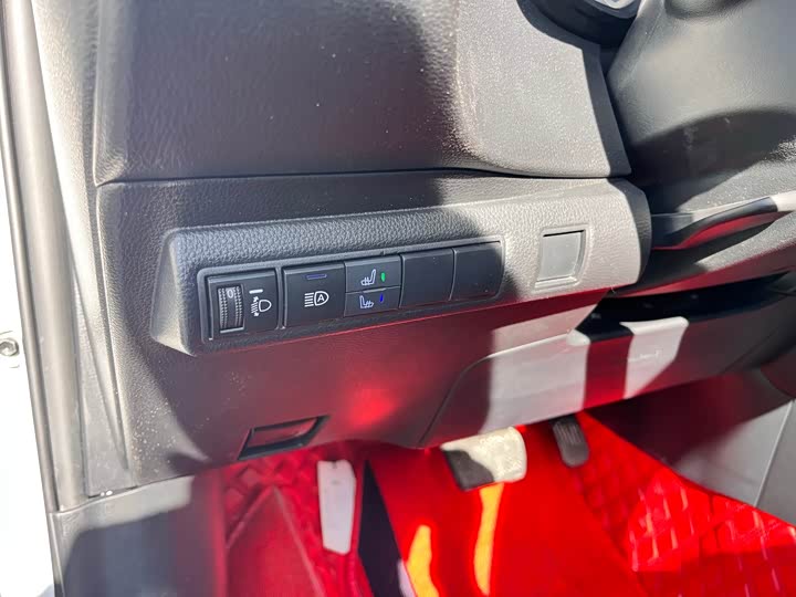 Фото 14 - Toyota Corolla