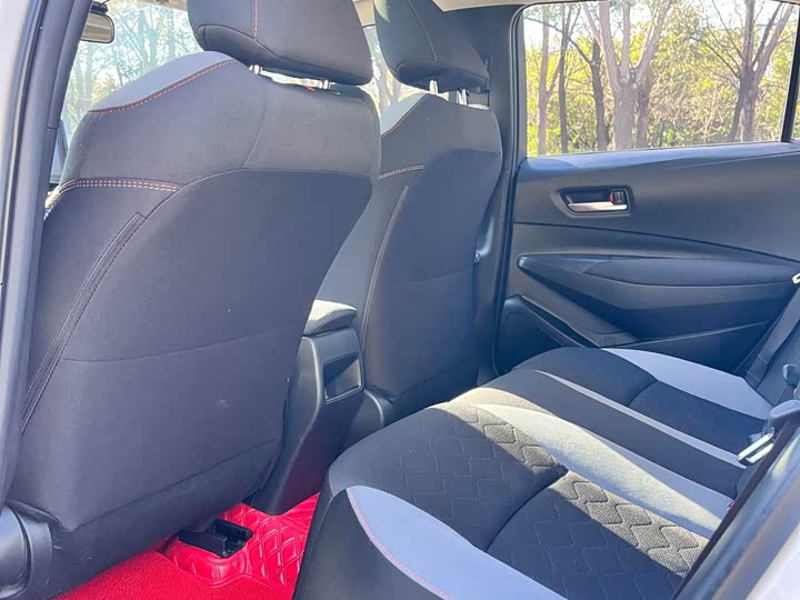 Фото 6 - Toyota Corolla