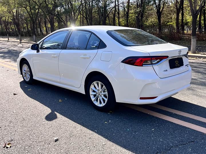 Фото 7 - Toyota Corolla