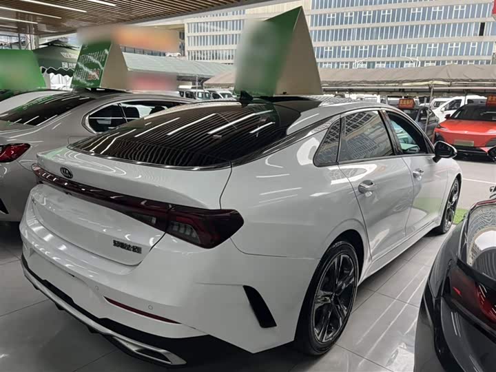 Фото 12 - Kia K5