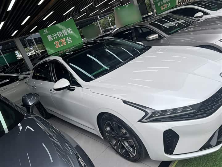 Фото 13 - Kia K5