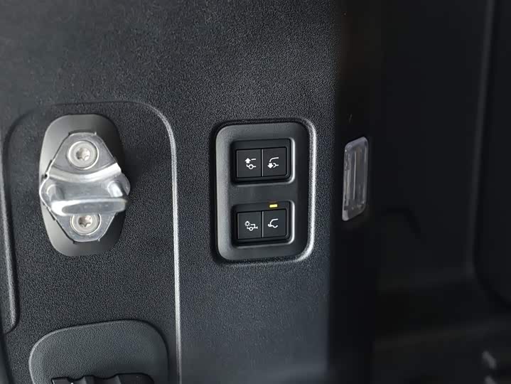 Фото 21 - Land Rover Defender