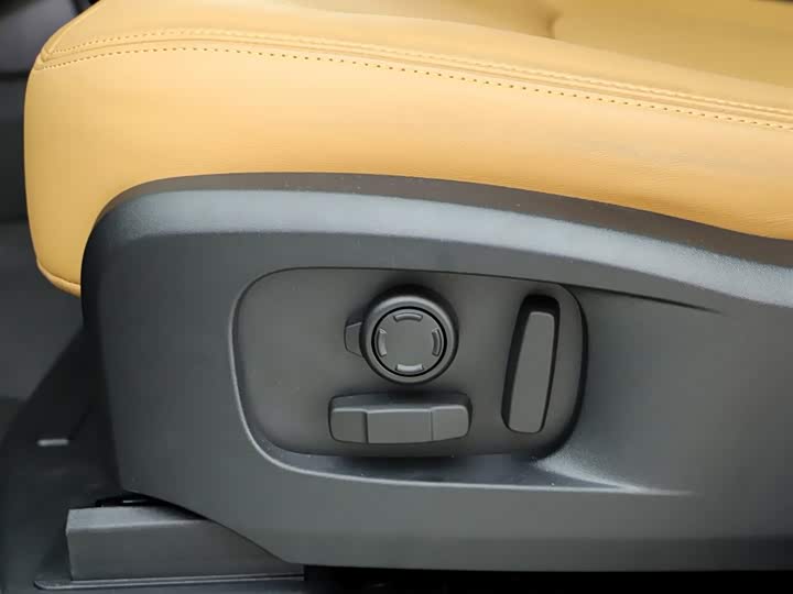 Фото 22 - Land Rover Defender