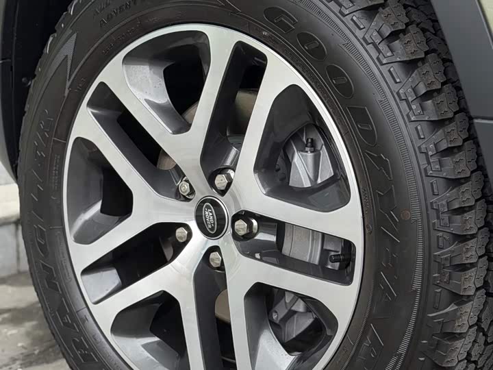 Фото 28 - Land Rover Defender