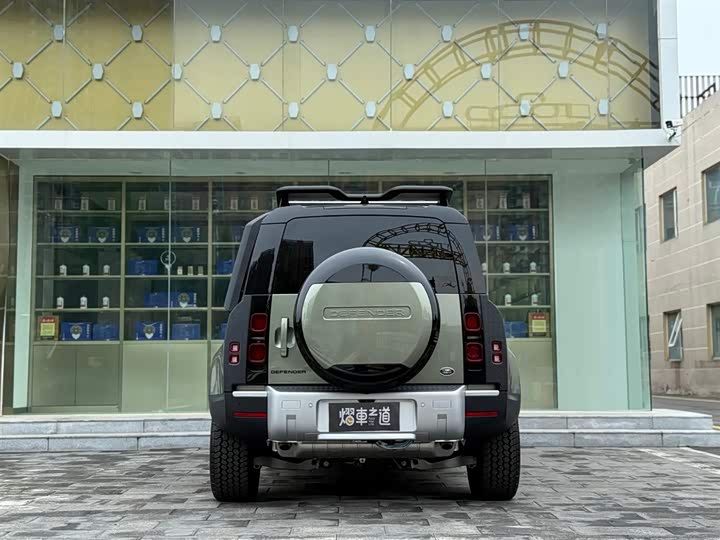 Фото 4 - Land Rover Defender