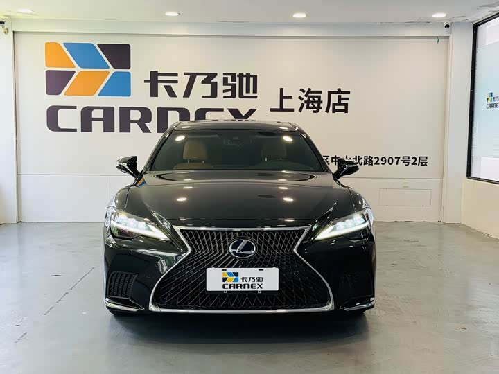 Фото 2 - Lexus LS