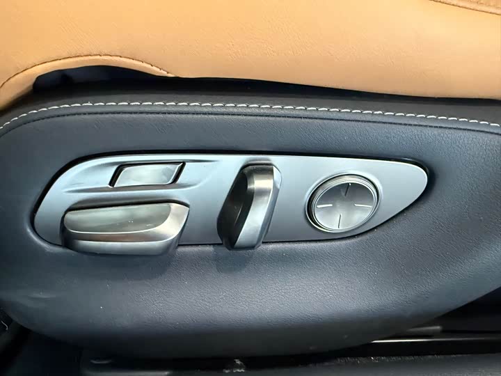 Фото 28 - Lexus LS