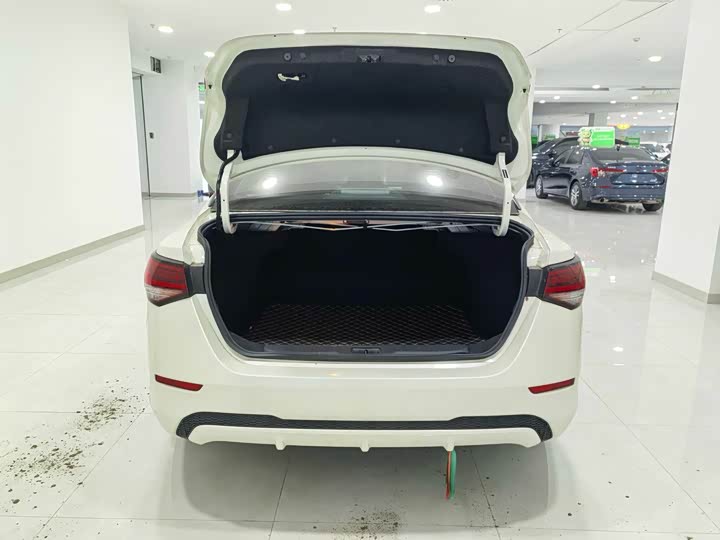 Фото 7 - Nissan Sylphy