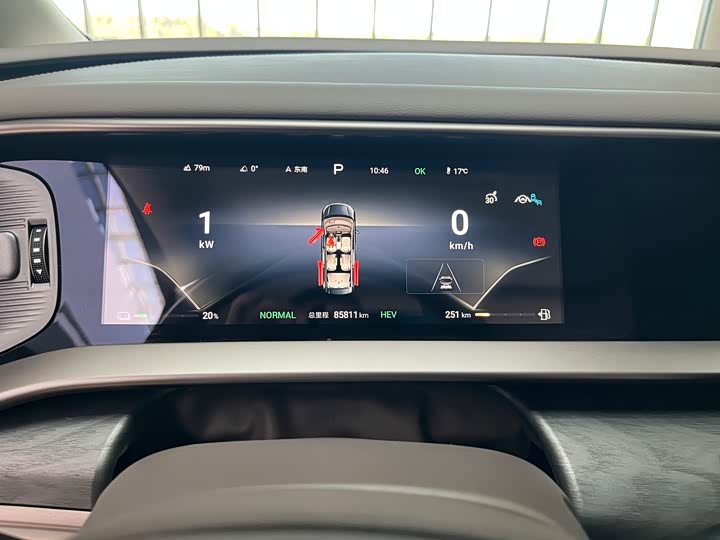 Фото 15 - Denza D9