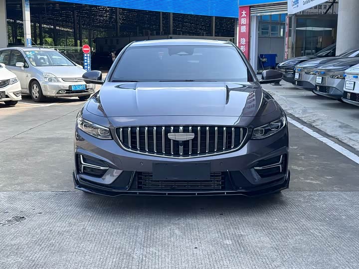 Фото 2 - Geely Preface