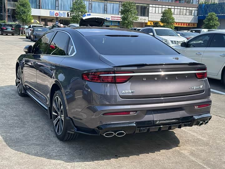 Фото 4 - Geely Preface