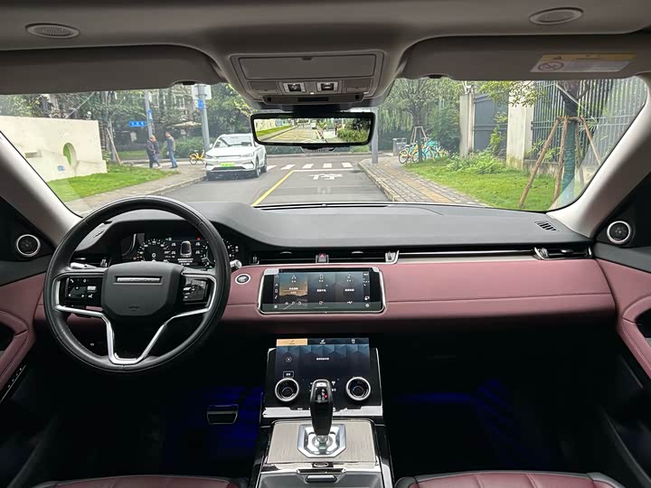 Фото 24 - Land Rover Range Rover Evoque L
