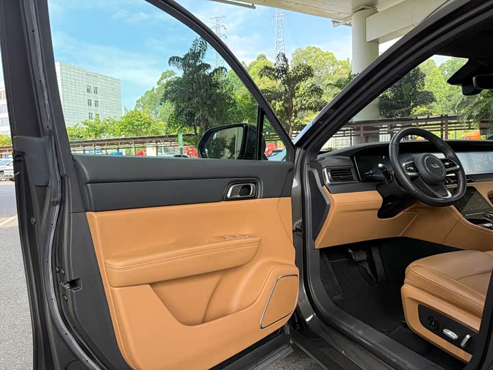 Фото 17 - LiXiang One