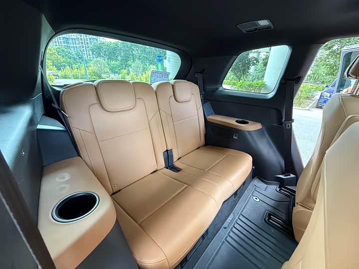 Фото 24 - LiXiang One