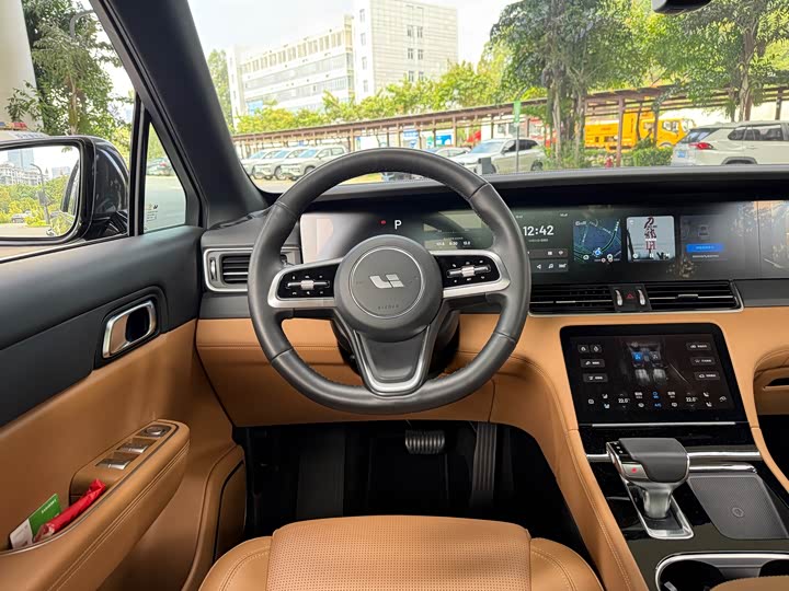 Фото 9 - LiXiang One