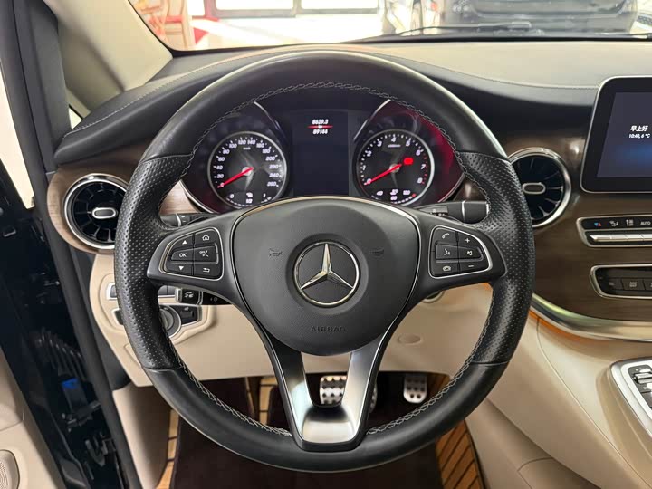 Фото 5 - Mercedes-Benz V-Class