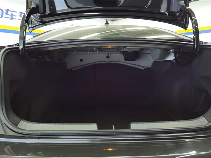 Фото 4 - Volkswagen Sagitar L