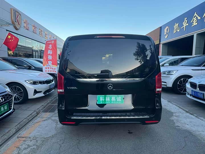 Фото 14 - Mercedes-Benz V-Class