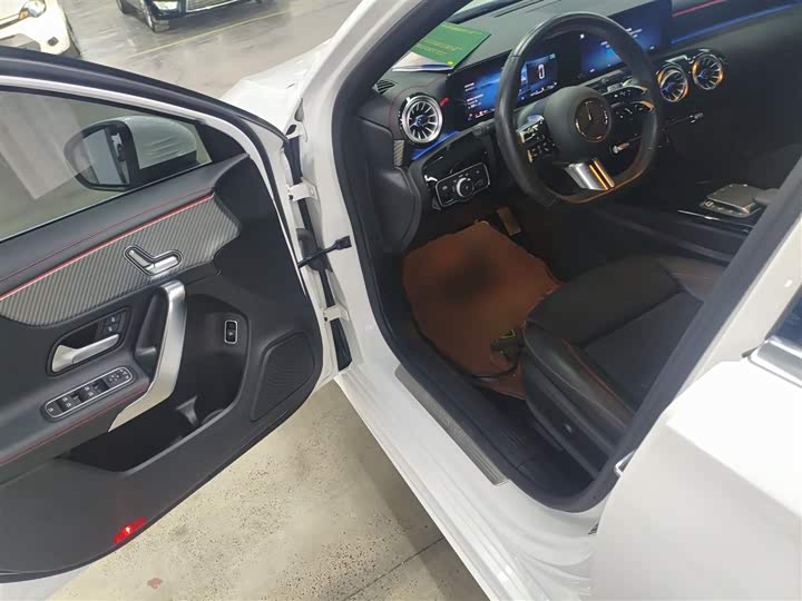 Фото 16 - Mercedes-Benz A-Class