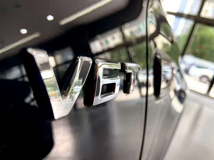 Фото 16 - Hongqi HS7