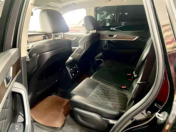 Фото 8 - Hongqi HS7