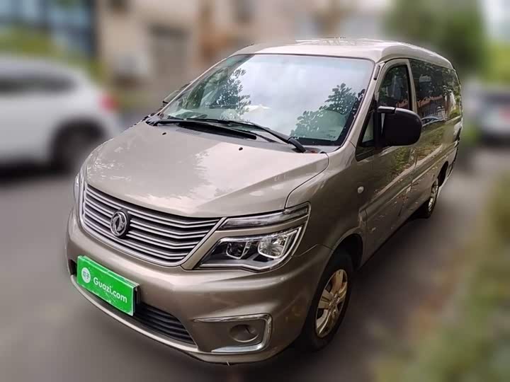 Фото 1 - Dongfeng Forthing Lingzhi M5