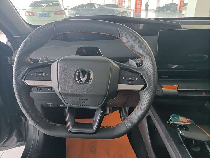 Фото 12 - Changan UNI-V