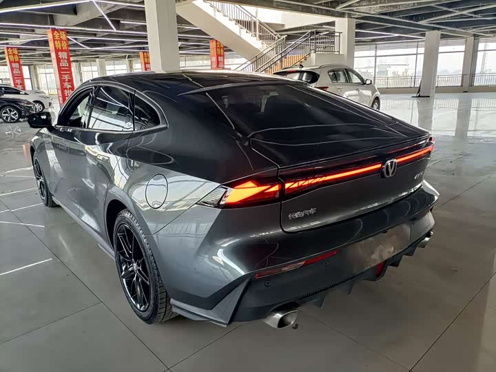 Фото 6 - Changan UNI-V